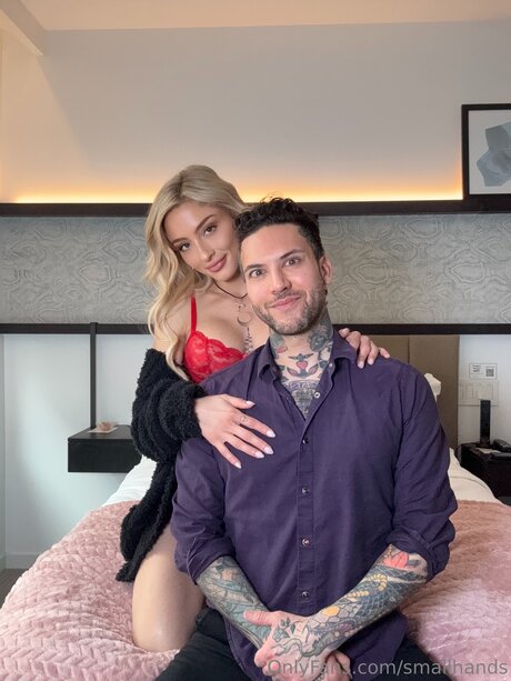 Naakte gelekte OnlyFans-foto van Smallhands