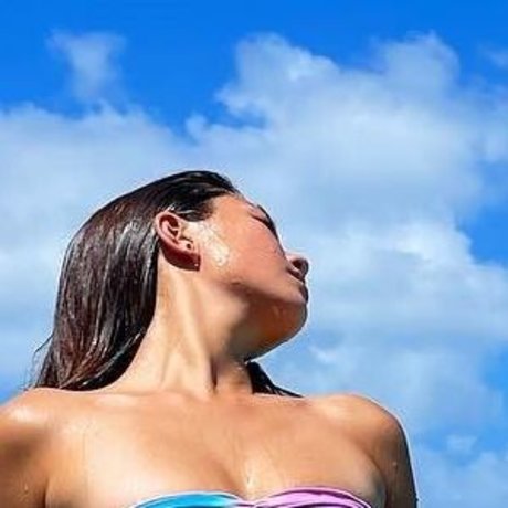 Naakte gelekte OnlyFans-foto van Lilychee