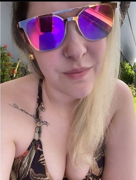 Naakte gelekte OnlyFans-foto van Nahzinhaa
