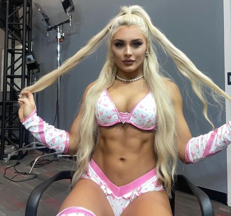 Naakte gelekte OnlyFans-foto van Tiffany Stratton