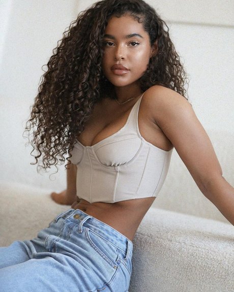 Naakte gelekte OnlyFans-foto van Malaika Terry