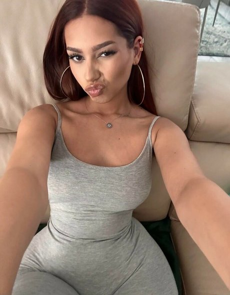 Naakte gelekte OnlyFans-foto van Laurgmzz