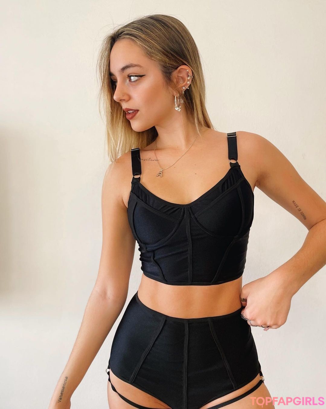 Naakte gelekte OnlyFans-foto van Angeles Watters #1146