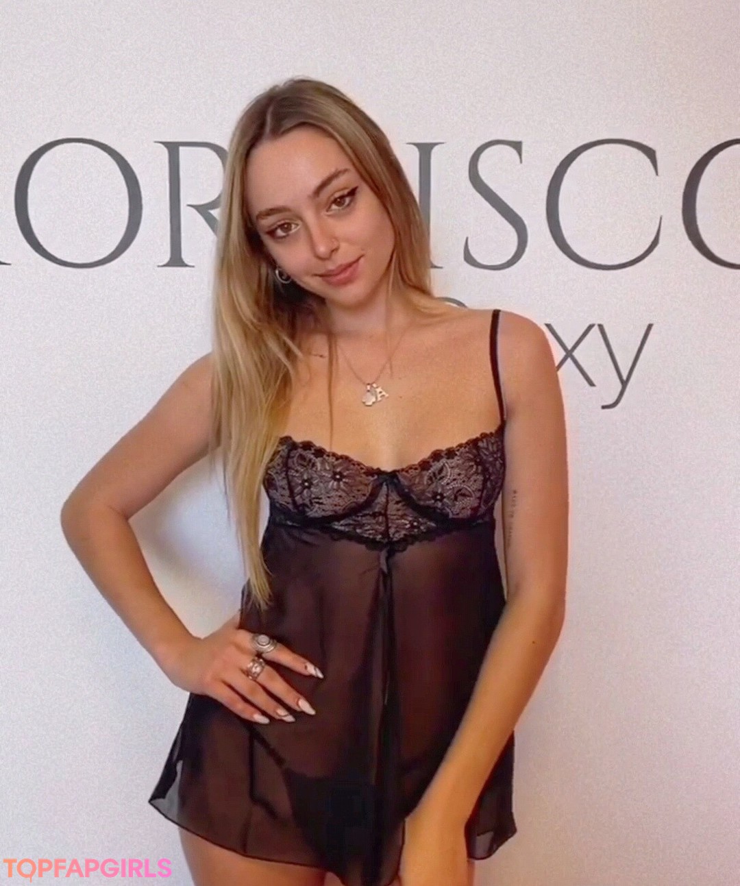 Naakte gelekte OnlyFans-foto van Angeles Watters #1946