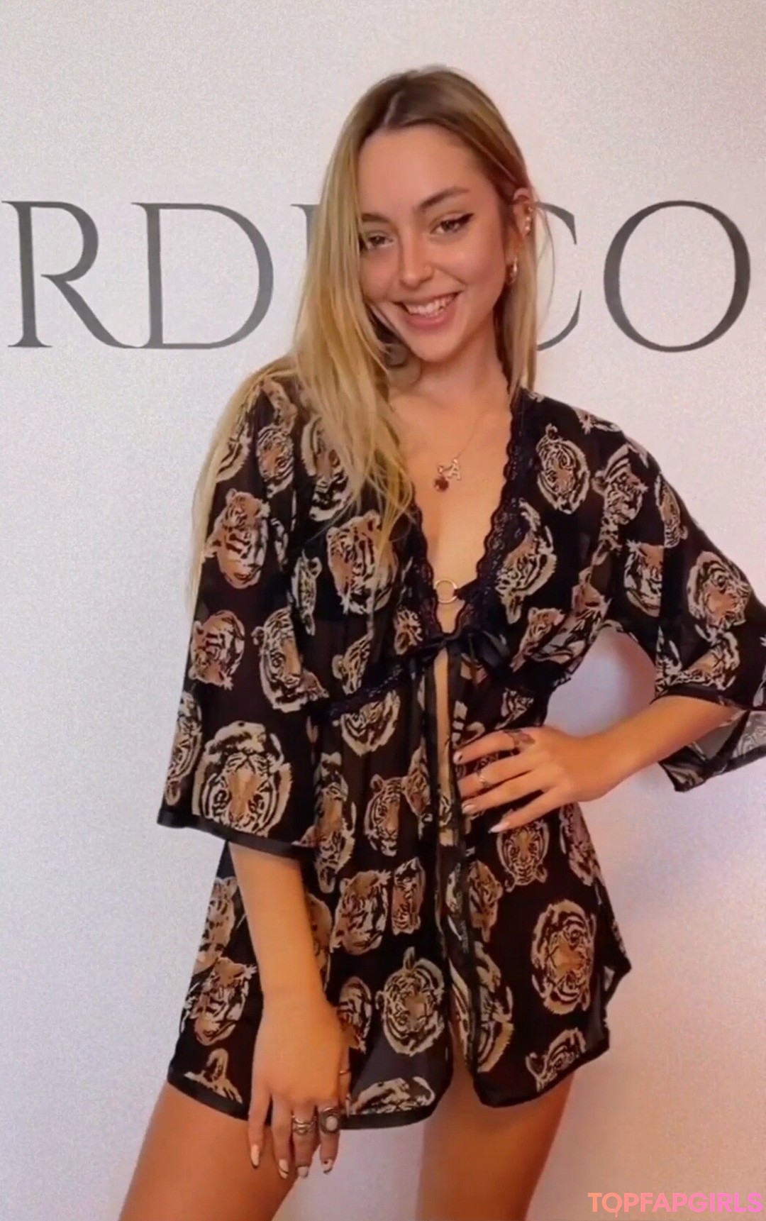 Naakte gelekte OnlyFans-foto van Angeles Watters #1951