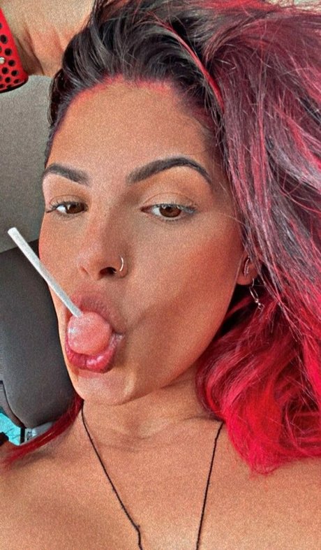 Naakte gelekte OnlyFans-foto van Amanda Miury