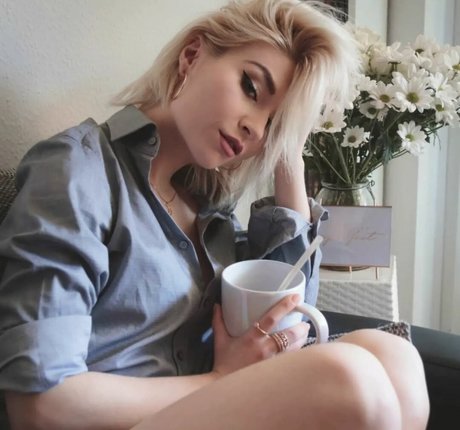 Naakte gelekte OnlyFans-foto van Bgkatja