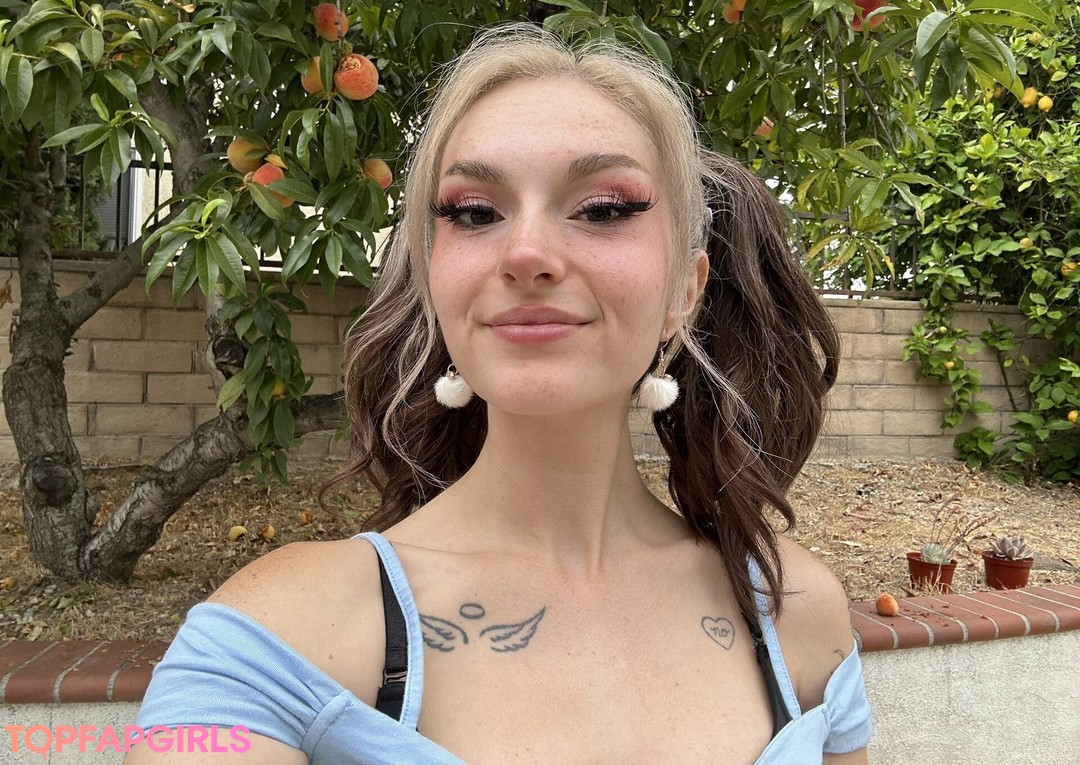 Naakte gelekte OnlyFans-foto van Busy B Asmr #1509