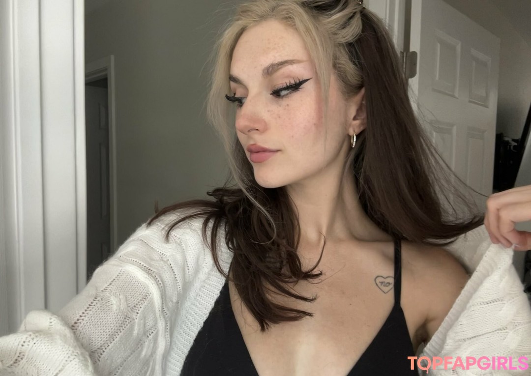 Naakte gelekte OnlyFans-foto van Busy B Asmr #1511