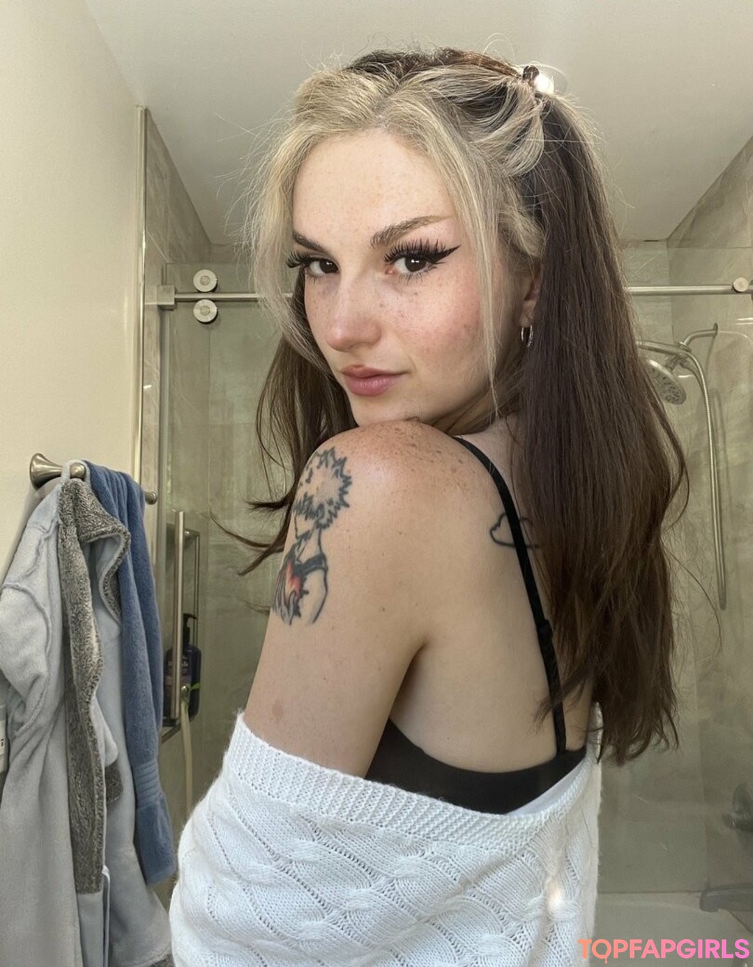 Naakte gelekte OnlyFans-foto van Busy B Asmr #1512