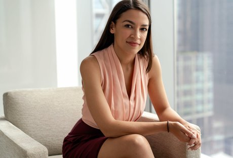 Naakte gelekte OnlyFans-foto van Alexandria Ocasiocortez