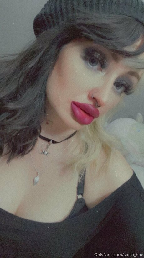 Naakte gelekte OnlyFans-foto van Sociohoe