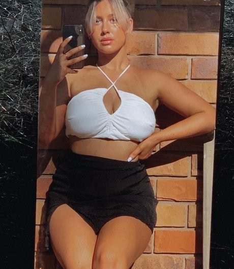 Naakte gelekte OnlyFans-foto van Tahlia A