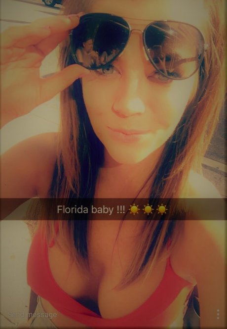 Naakte gelekte OnlyFans-foto van Jackie Redmond