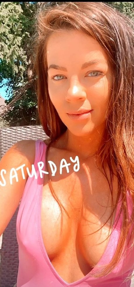 Naakte gelekte OnlyFans-foto van Jackie Redmond