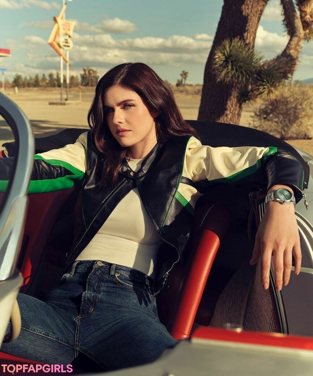 Naakte gelekte OnlyFans-foto van Alexandra Daddario #1438