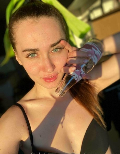 Naakte gelekte OnlyFans-foto van Nastyacrazymo