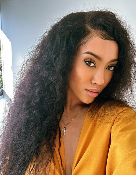 Naakte gelekte OnlyFans-foto van Ashleigh Ogle