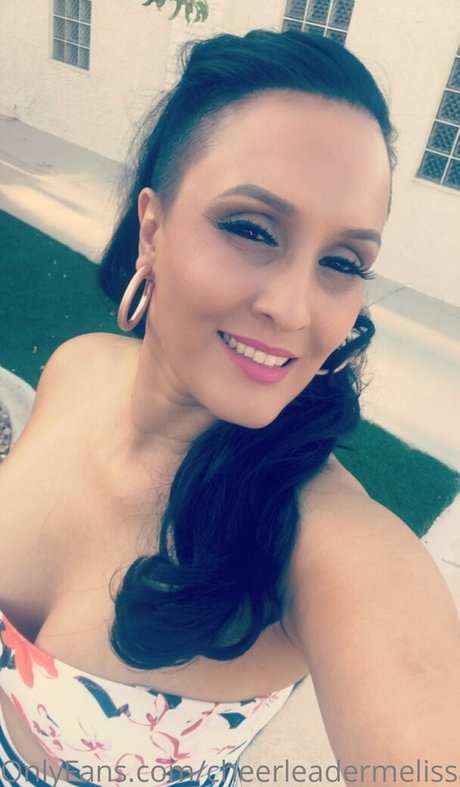 Naakte gelekte OnlyFans-foto van Cheerleadermelissa