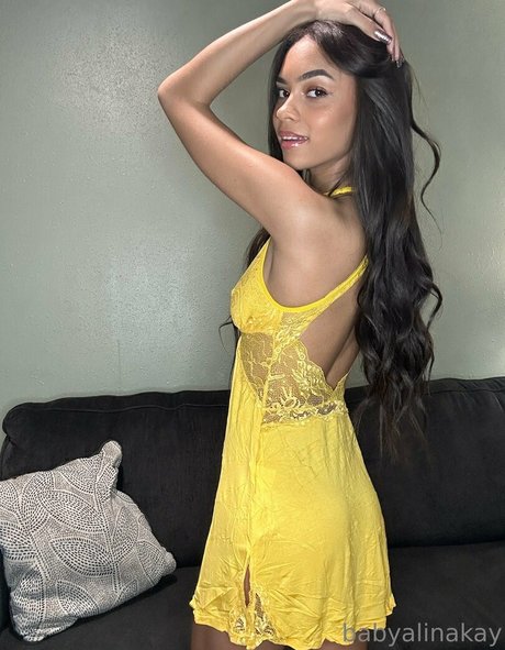 Naakte gelekte OnlyFans-foto van Babyalinakay