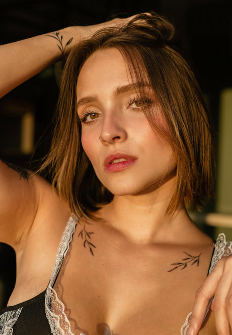 Naakte gelekte OnlyFans-foto van Clara Rosania