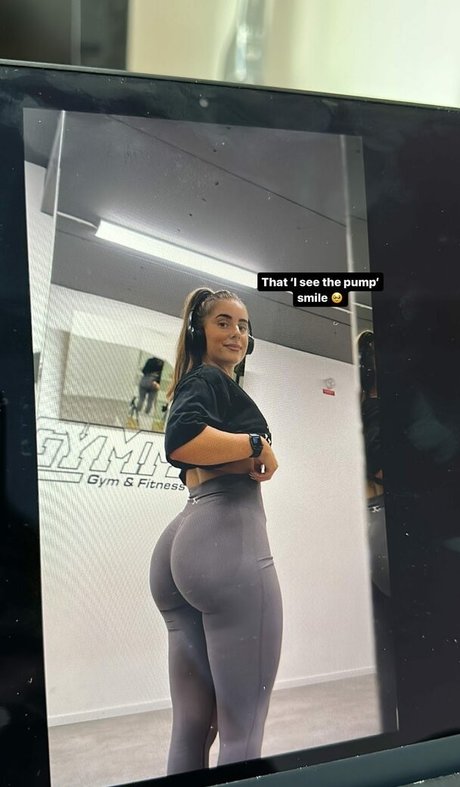 Naakte gelekte OnlyFans-foto van Elora Gummerson