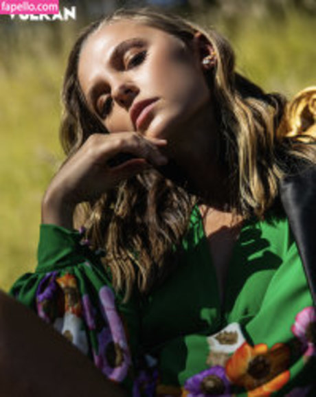 Naakte gelekte OnlyFans-foto van Madison Iseman