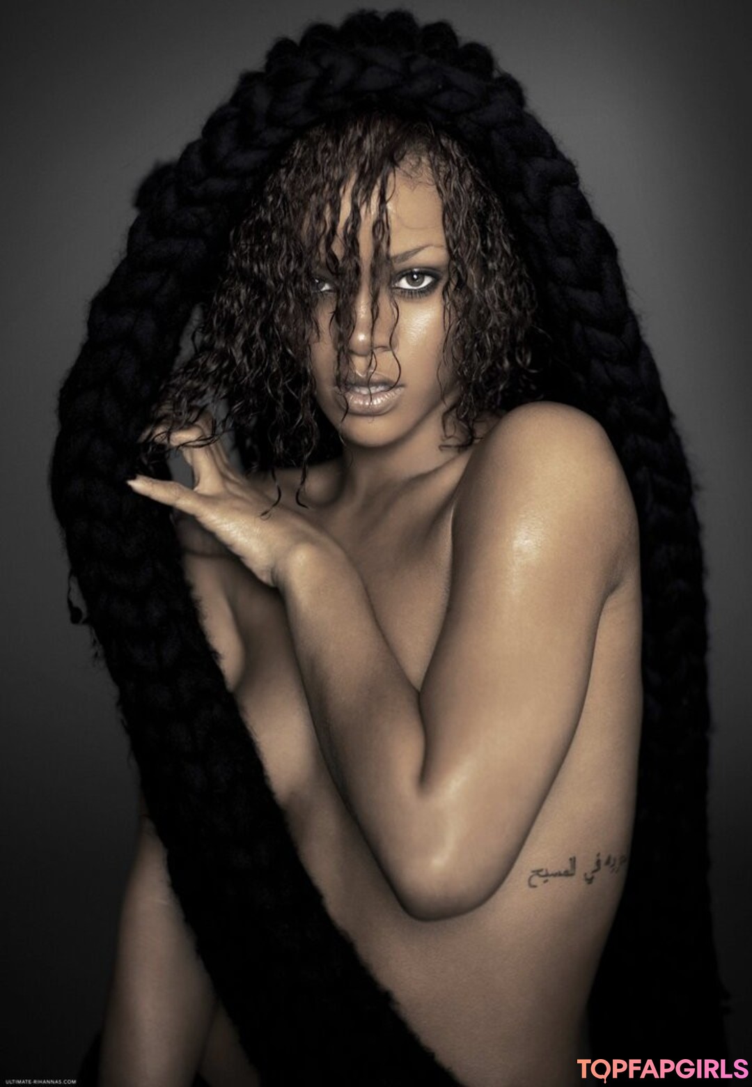 Naakte gelekte OnlyFans-foto van Rihanna #1017