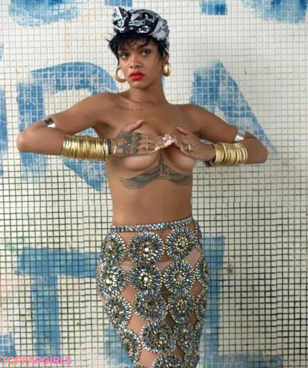 Naakte gelekte OnlyFans-foto van Rihanna #1297