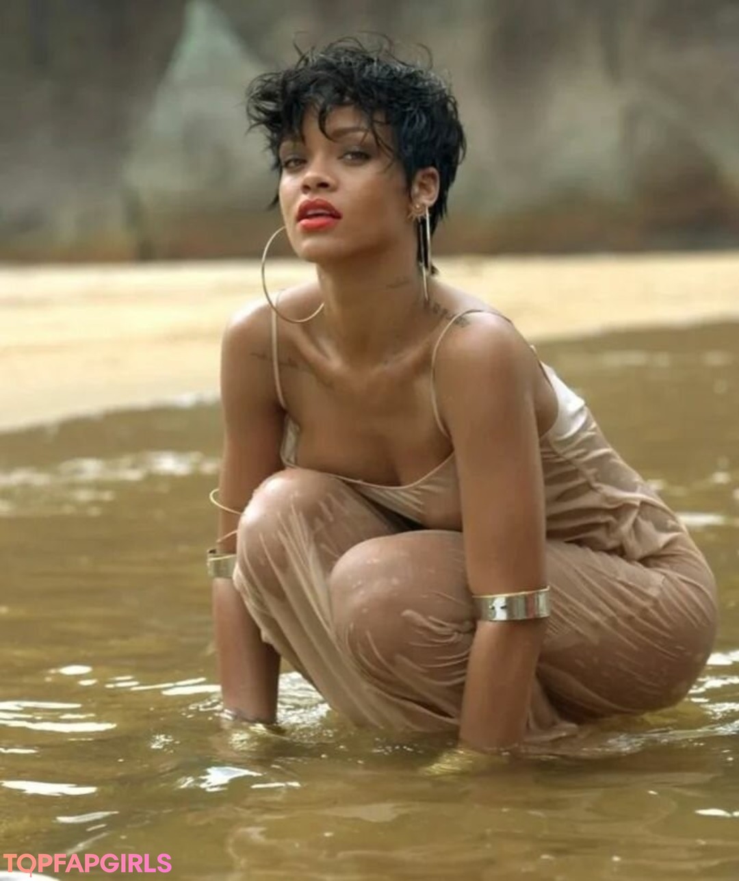 Naakte gelekte OnlyFans-foto van Rihanna #1298