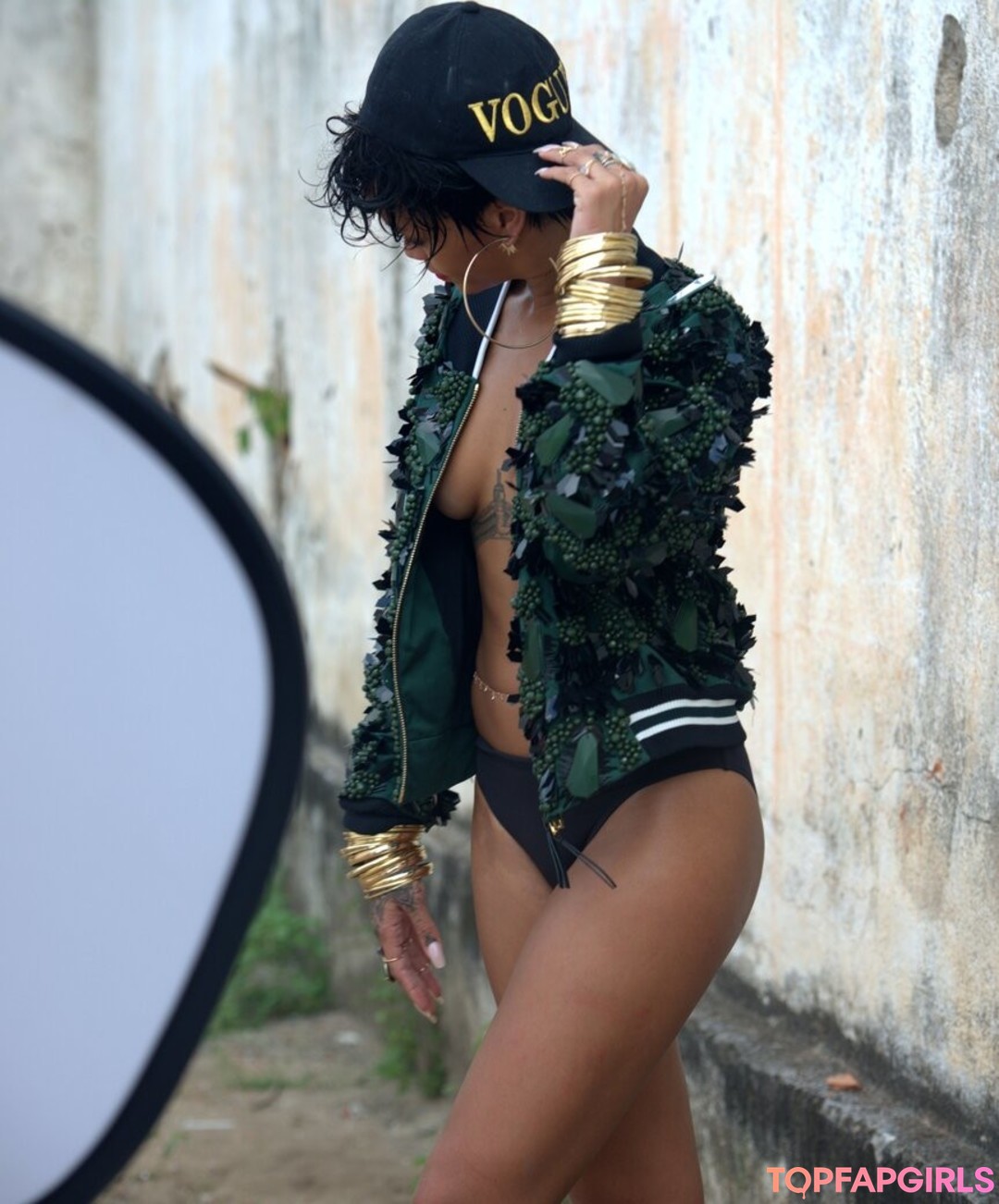 Naakte gelekte OnlyFans-foto van Rihanna #1351