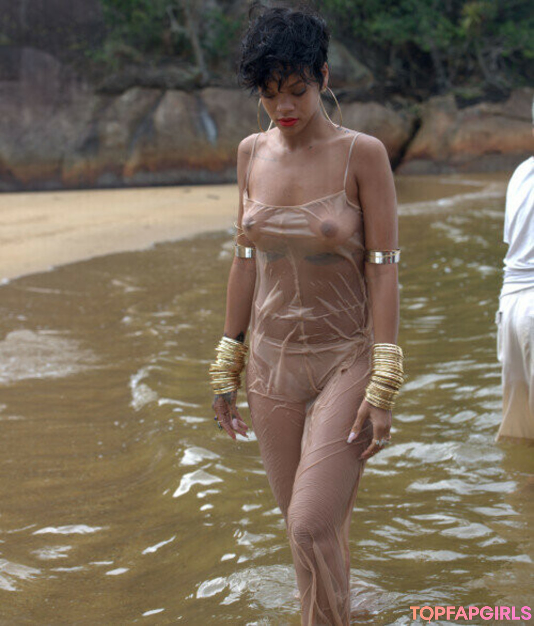 Naakte gelekte OnlyFans-foto van Rihanna #1377