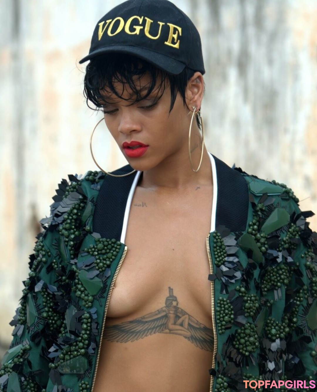 Naakte gelekte OnlyFans-foto van Rihanna #1465