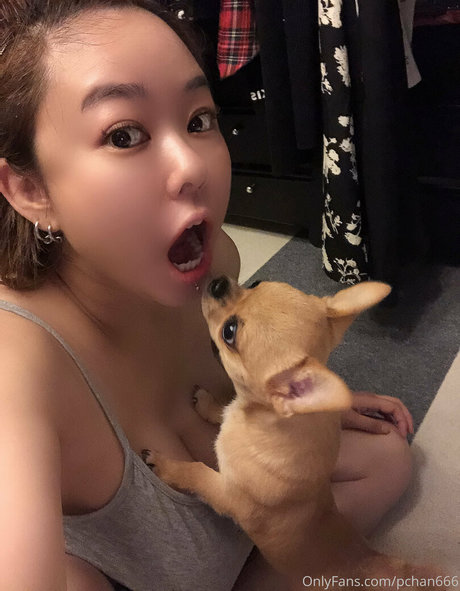 Naakte gelekte OnlyFans-foto van Pchan666