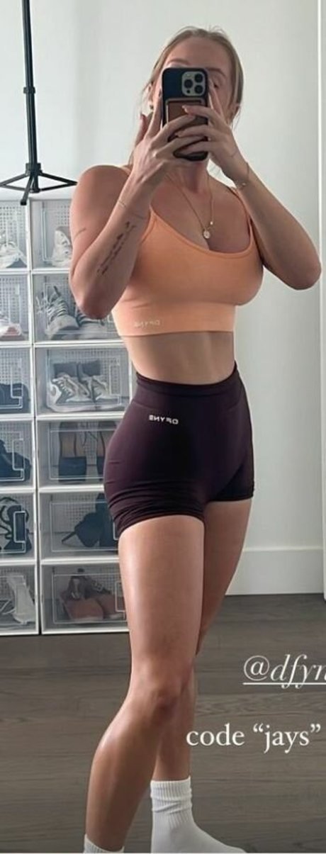 Naakte gelekte OnlyFans-foto van Jay Schilter