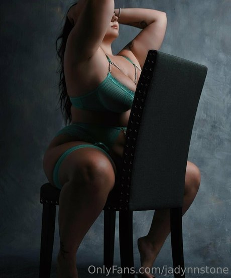 Naakte gelekte OnlyFans-foto van Jadynn Stone