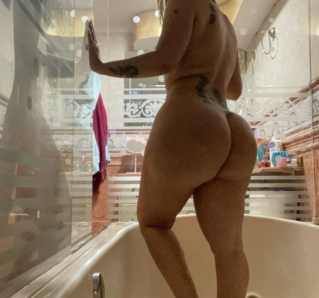 Naakte gelekte OnlyFans-foto van La Maravilla