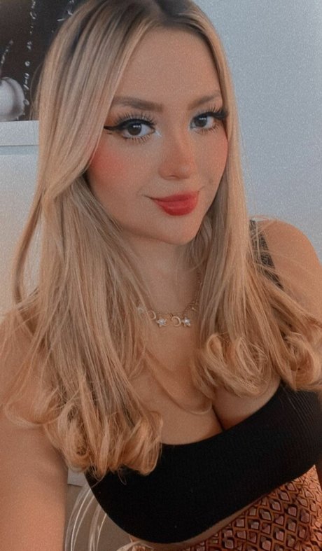 Naakte gelekte OnlyFans-foto van Arigameplays