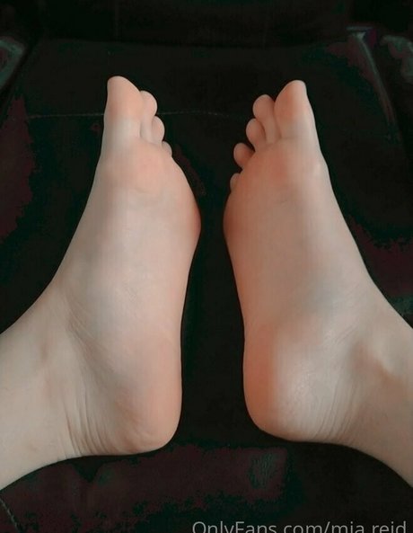 Naakte gelekte OnlyFans-foto van Mia Reid