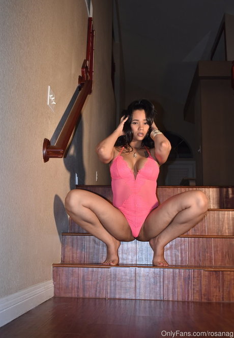 Naakte gelekte OnlyFans-foto van Redroselacubana