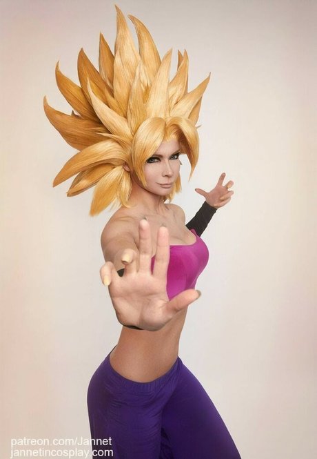 Naakte gelekte OnlyFans-foto van Jannet In Cosplay