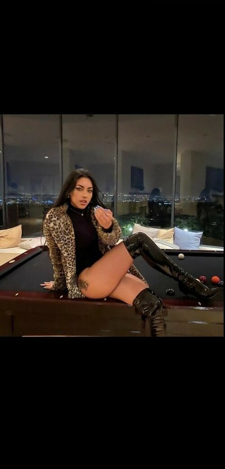 Naakte gelekte OnlyFans-foto van Bratty Luna