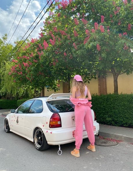 Naakte gelekte OnlyFans-foto van Lyasheva