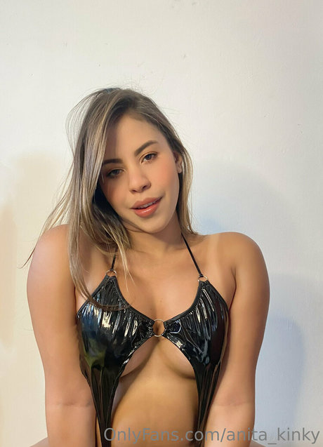 Anita_kinky