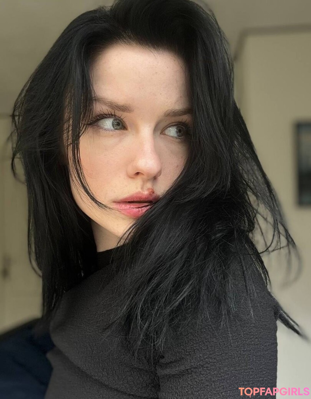 Naakte gelekte OnlyFans-foto van Innervus #1011