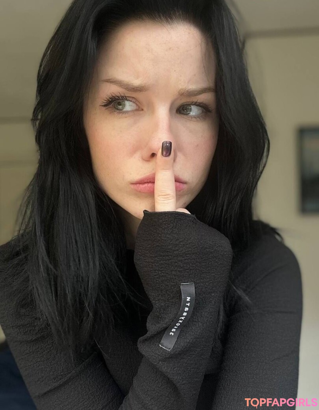 Naakte gelekte OnlyFans-foto van Innervus #1020