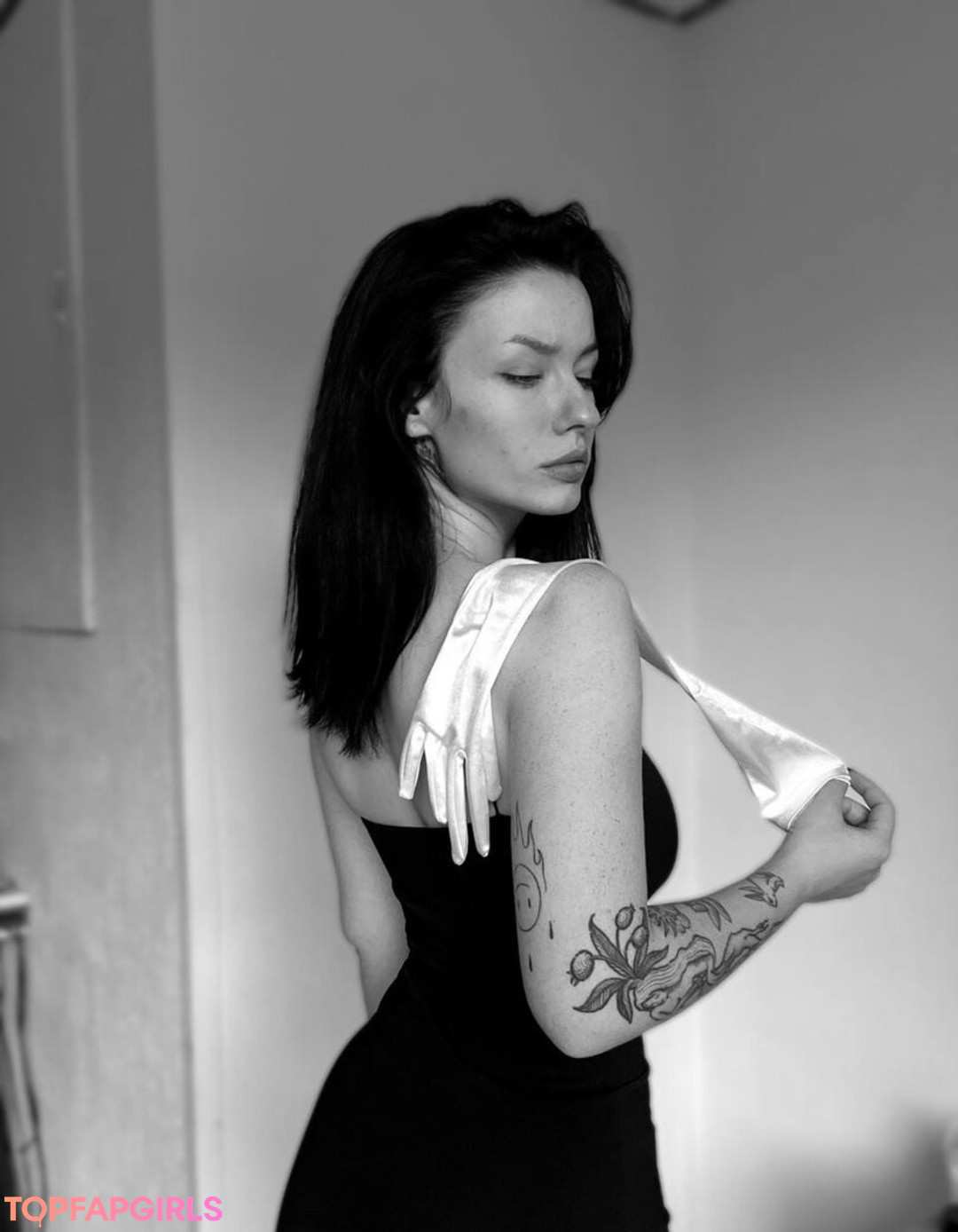 Naakte gelekte OnlyFans-foto van Innervus #1128