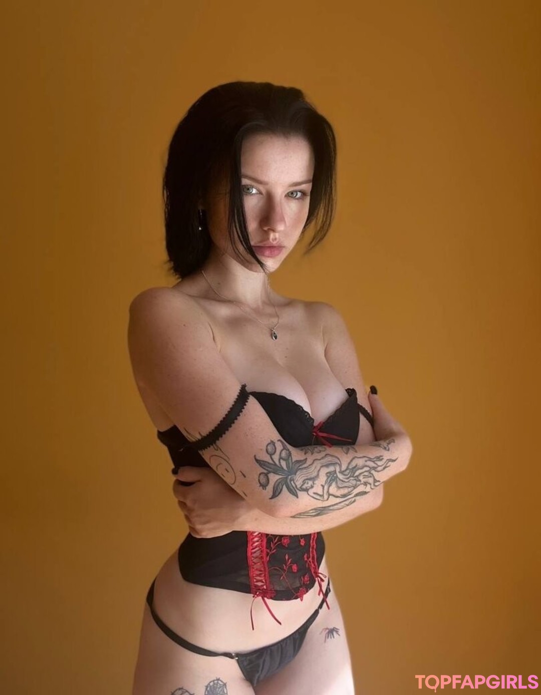 Naakte gelekte OnlyFans-foto van Innervus #1451