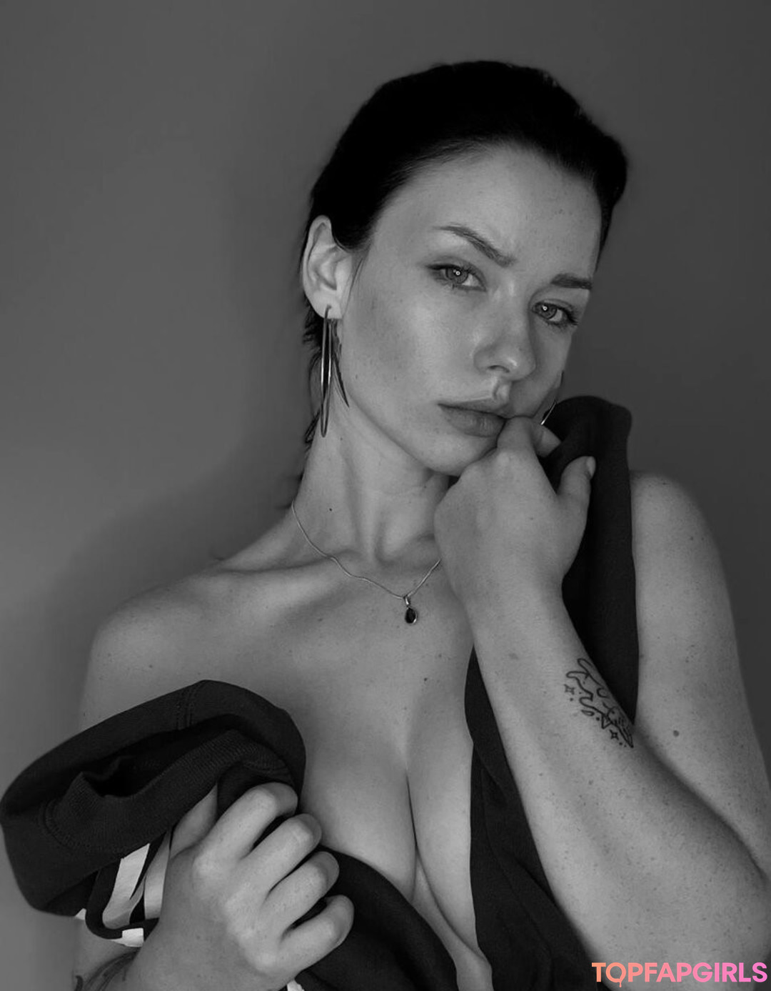 Naakte gelekte OnlyFans-foto van Innervus #1546