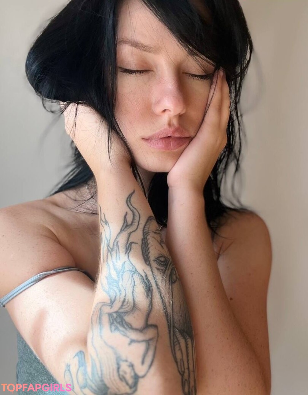 Naakte gelekte OnlyFans-foto van Innervus #1621